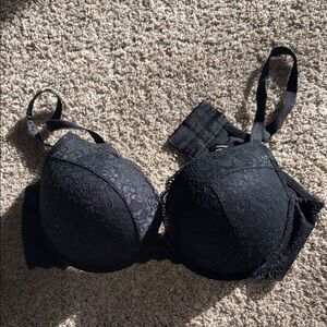 Torrid black lace xo plunge push up size 42DD